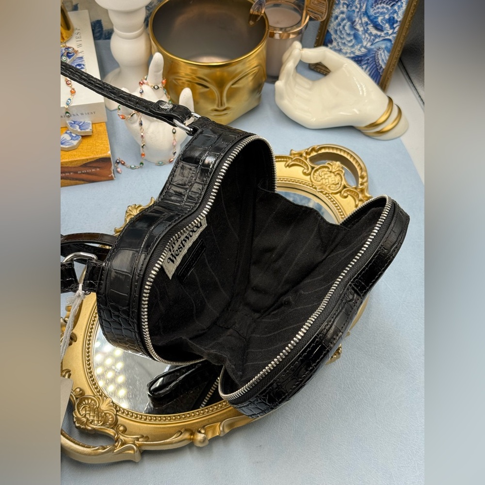 🆕 VIVIENNE WESTWOOD 🧿 NWT Ella Mini Heart Backpack, Black Croc - AUTHENTICATED - Picture 8 of 16